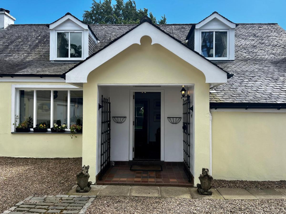 مبيت وإفطار Uplawmoor Whitehouse المظهر الخارجي الصورة